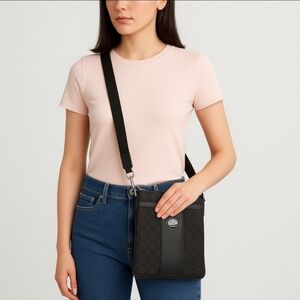 Coach Sutton 43976 Signature Crossbody Swingpack Black Charcoal Purse Bag